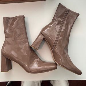 Steve Madden faux leather shiny taupe booties
